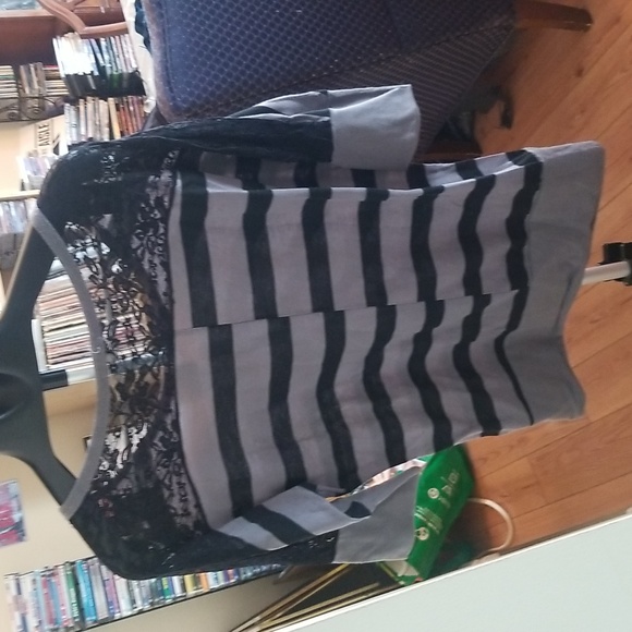 10/$10    Ardene Striped Batwing Tee XL - Picture 6 of 6